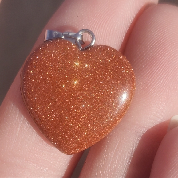 New Gold Sunstone Sandstone Heart Shaped Pendant. - Picture 1 of 8